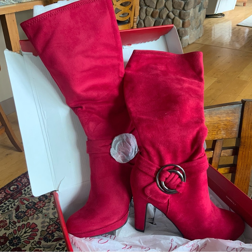 Elegant Red Suede Women's Boots